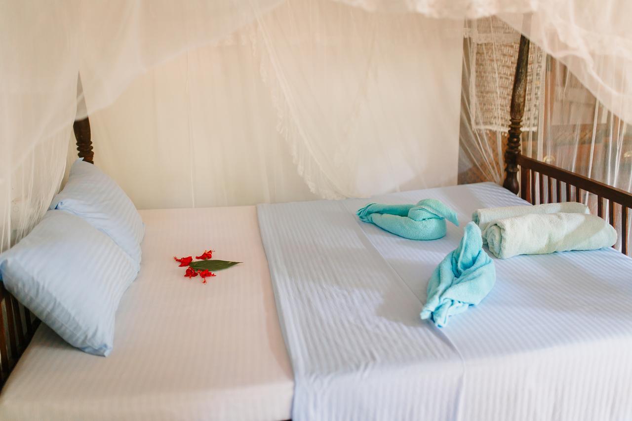 Sunny Family Hotel Unawatuna Quarto foto